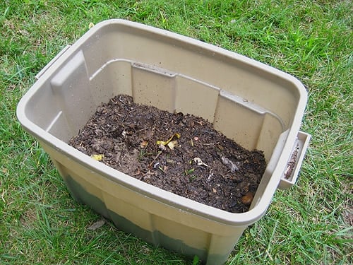 compoststep7 dirt wet in homemade compost bin