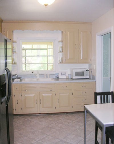 kitchenafterpaintingrefinishingthecabinetsbeforeandafter Kitchenafterpaintingrefinis