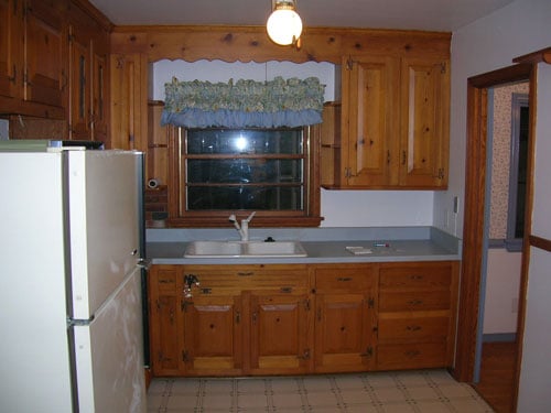 oldkitchenhowtopaintrefinishkitchencabinets Oldkitchenhowtopaintrefinis
