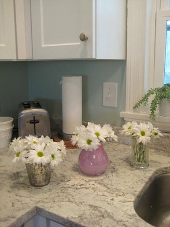 small-flowers-from-john-daisies-cheap-flower-arrangement small-flowers-from-john-daisies-cheap-flower-arrangement