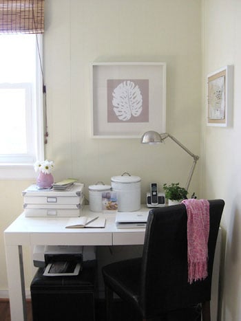 palm-leaf-botanical-print-neutral-affordable-desk-1 palm-leaf-botanical-print-neutral-affordable-desk-1